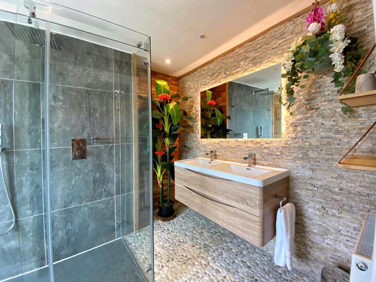 Hambrook House Canterbury - New Luxury Guest House With Espa Spa Complex Exteriör bild
